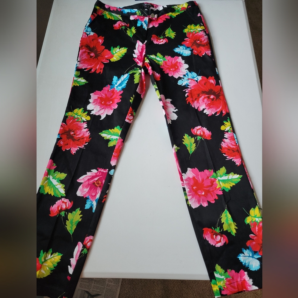 XOXO Floral Pants, Size 5/6 - Picture 4 of 14